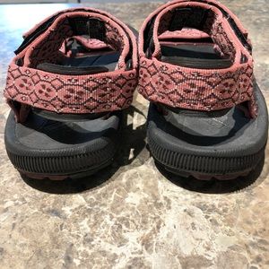 Sz 2 Teva Hurricane Women’s